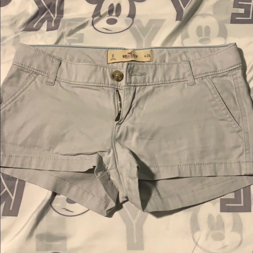Hollister khaki shorts